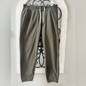 Vuori Men's Meta Dark Olive Joggers